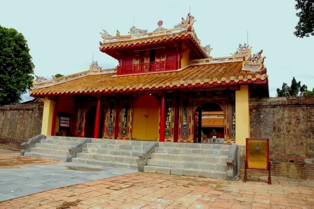 The ancient architecture of the Hien Duc Gate